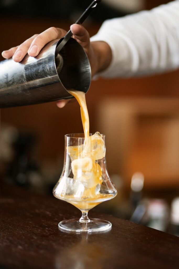 cocktail-bar-anglais-contre-jour